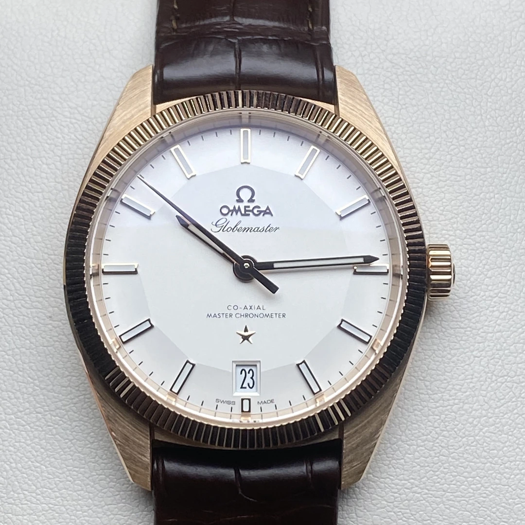 99新 Omega/欧米茄 尊霸/23年套试戴/公价204300元/39径
