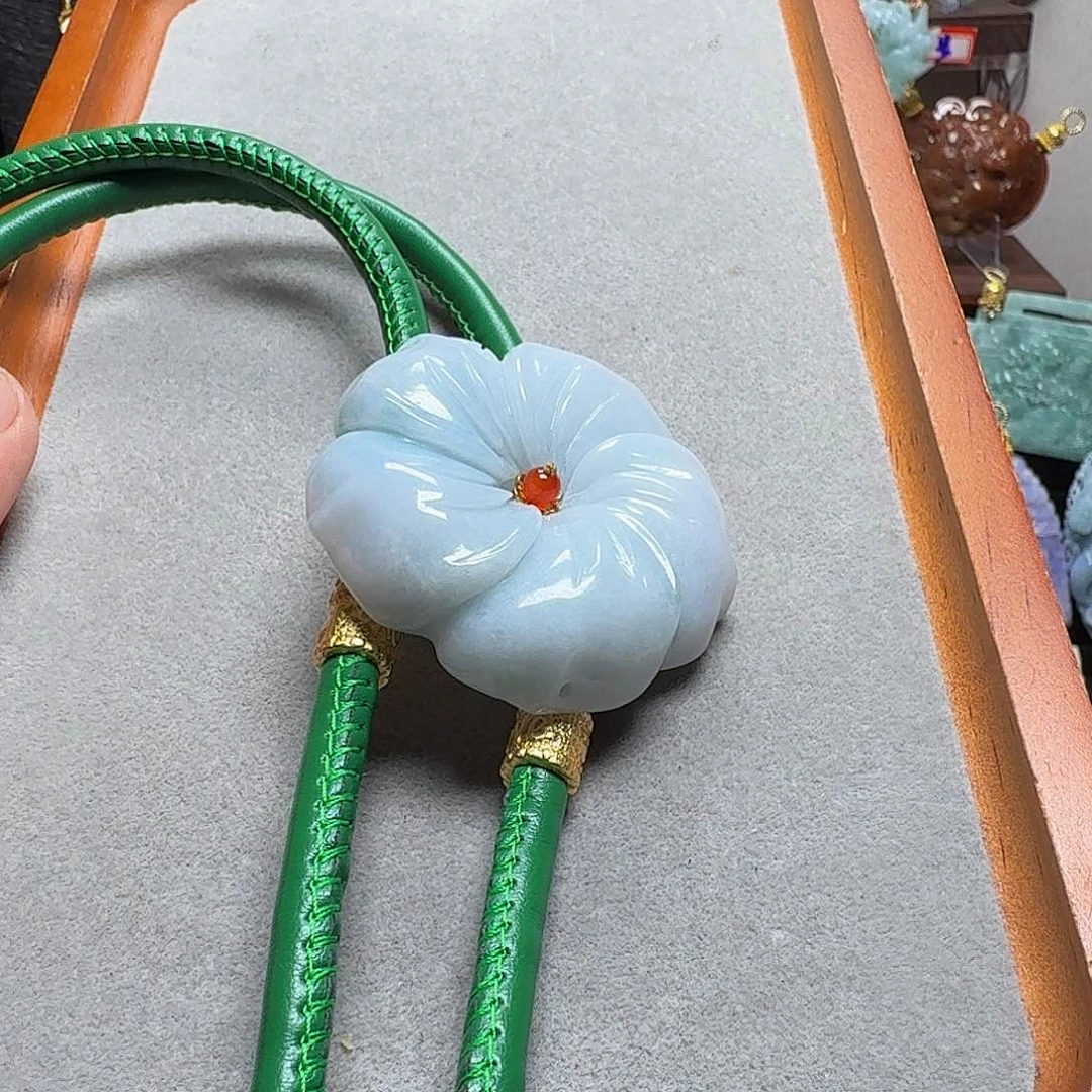 吊坠(赠链)未镶嵌翡翠