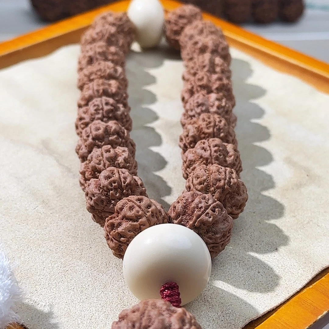 金刚菩提吊坠安娜飞碟订制级手持