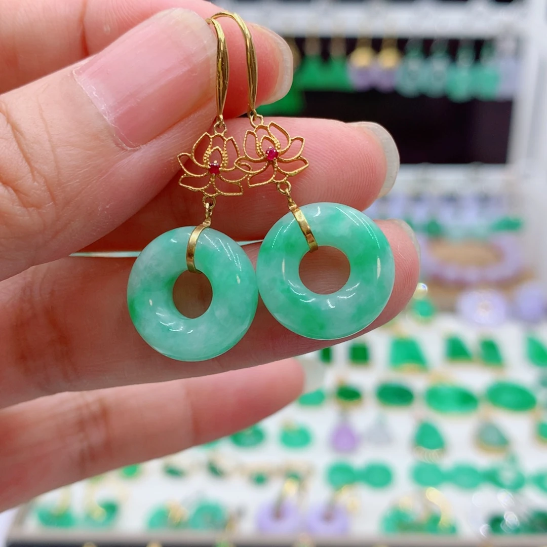 18K金镶嵌翡翠耳饰