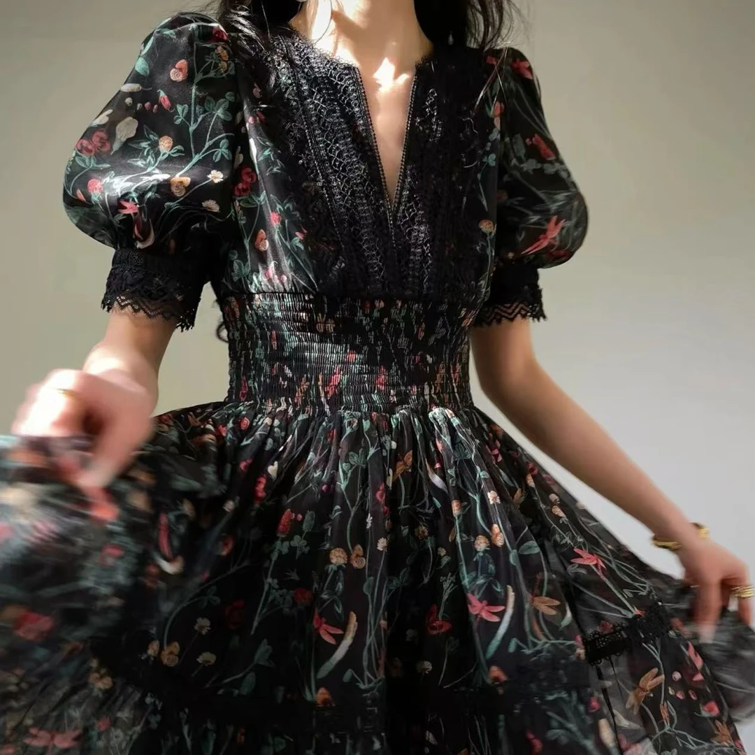 高级感小众夜阑蔷薇法式复古印花连衣裙V领蕾丝收腰显瘦茶歇裙子