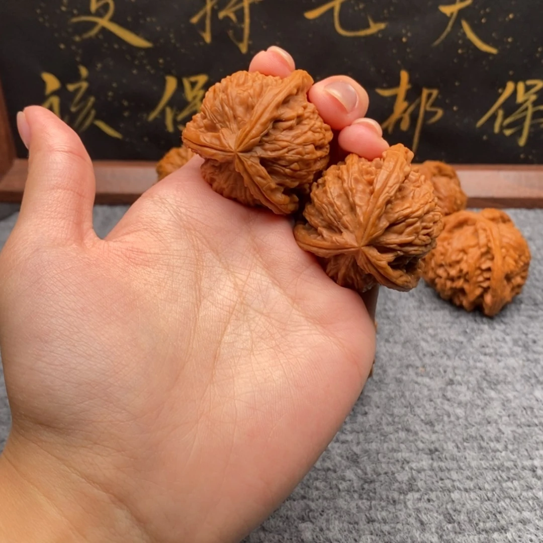 【闪购商品】吊坠文玩核桃妳****?