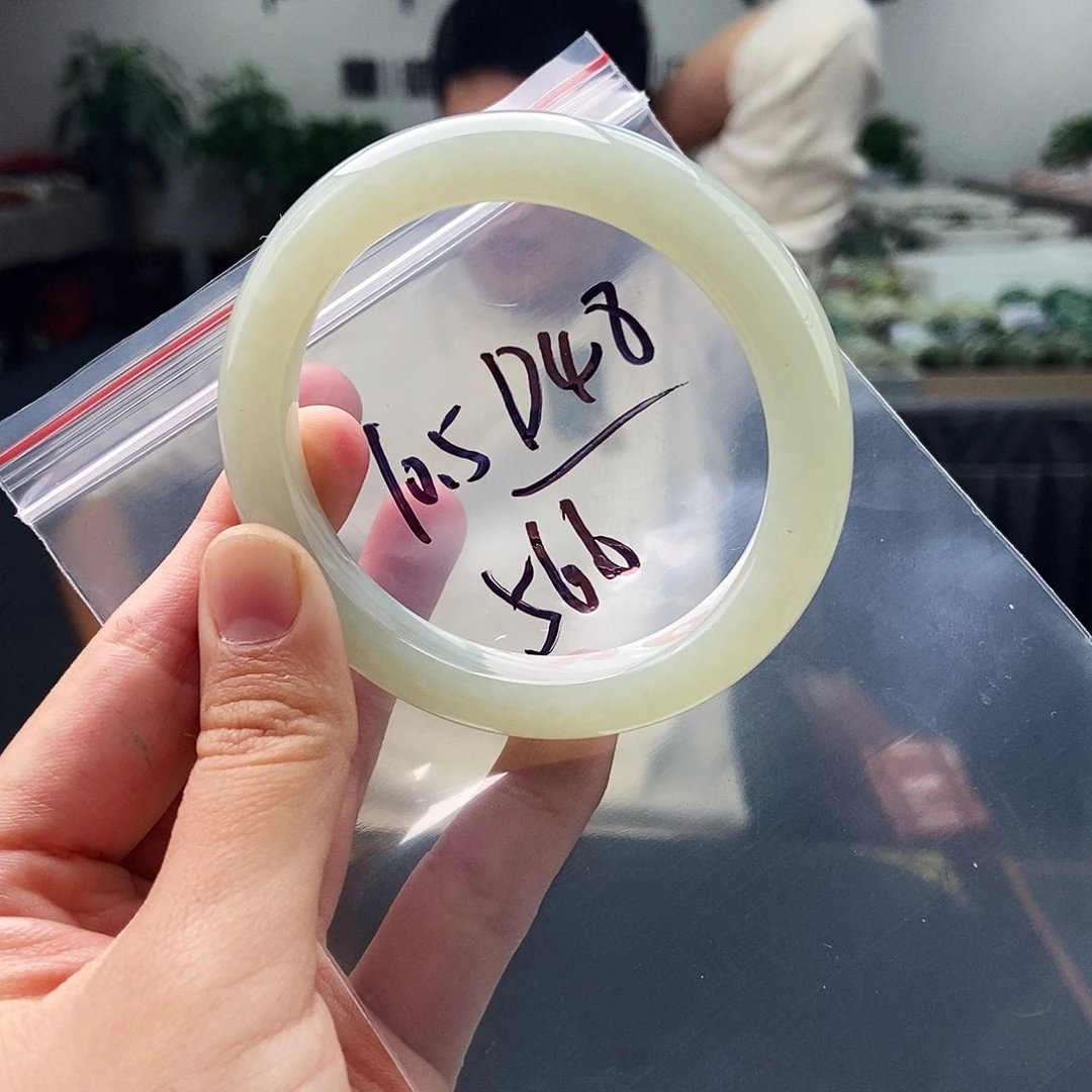 和田玉未镶嵌手镯拍一发一