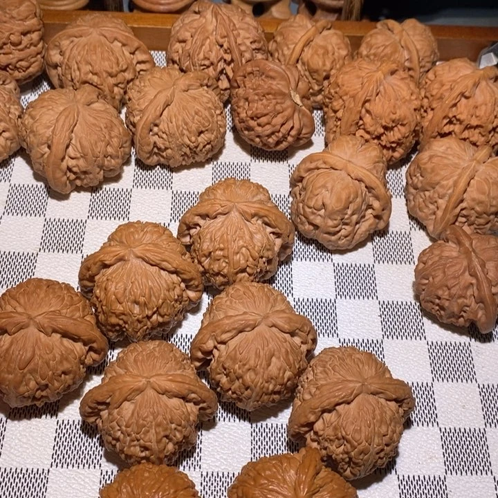 文玩核桃吊坠清*白狮子5对