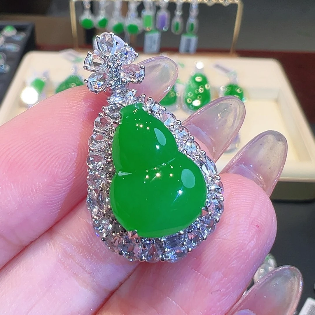 翡翠吊坠(不含链)18K金镶嵌翡翠