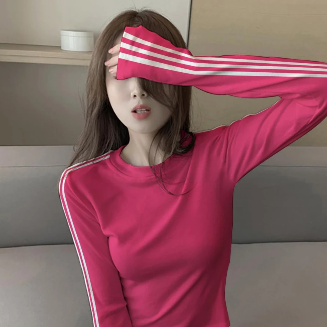 多巴胺穿搭火龙果红圆领运动潮牌T恤女秋甜辣妹修身长袖短款上衣