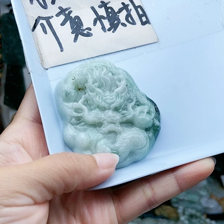 颈饰足铂镶嵌翡翠翡翠
