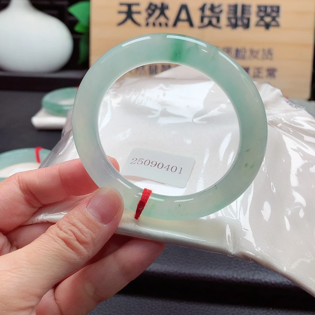 未镶嵌手镯（圆镯）翡翠99号，天然A货翡翠手镯