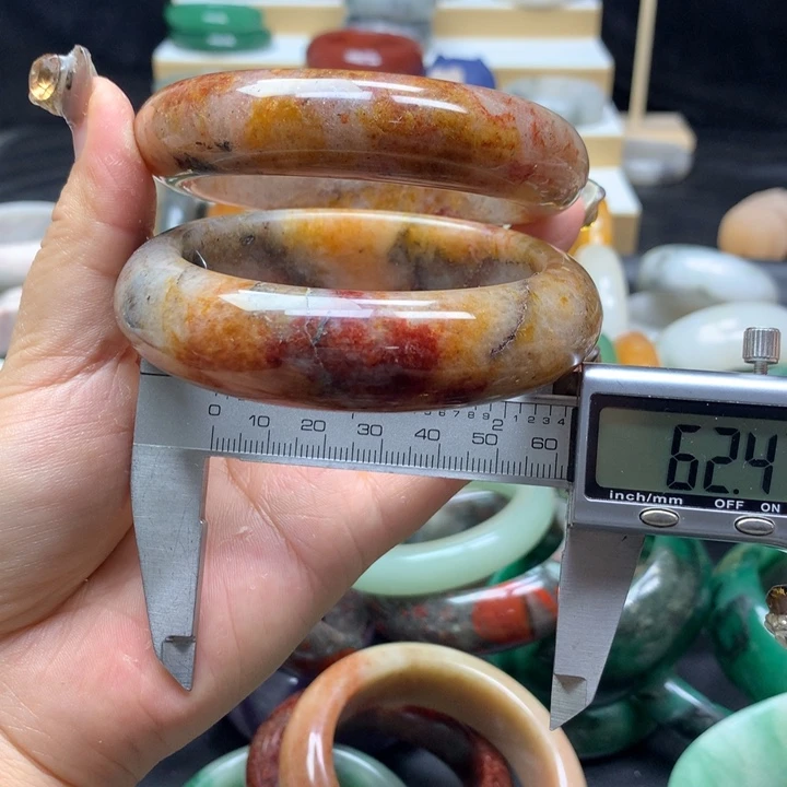 未镶嵌手镯石英质玉