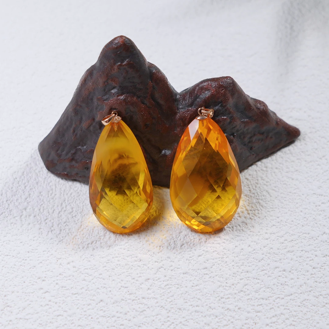 天然琥珀18k金镶嵌吊坠（多样式发其一）