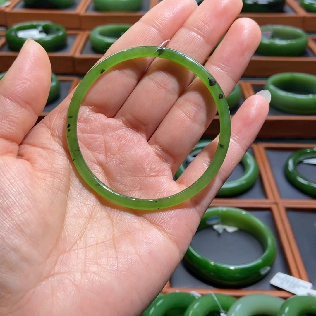 和田玉（碧玉）未镶嵌手镯乌兰海苹果绿56