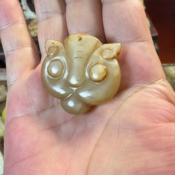 和田玉未镶嵌颈饰徐*