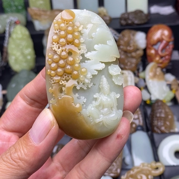 和田玉未镶嵌颈饰