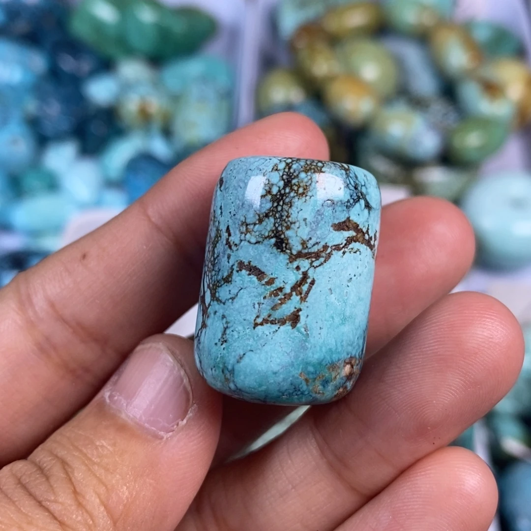 绿松石未镶嵌颈饰