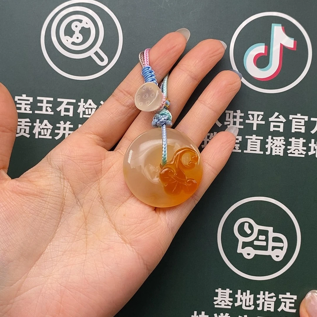 衣***衣玛瑙/玉髓未镶嵌车挂