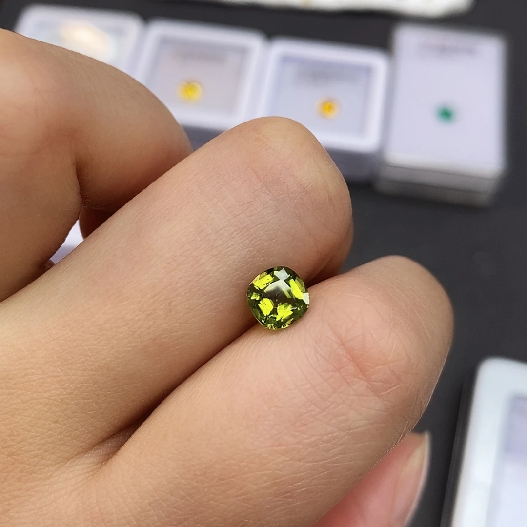 裸石未镶嵌碧玺1.06ct裸石