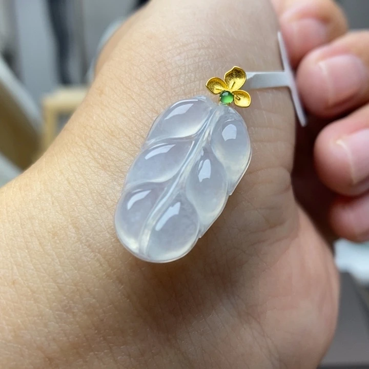 【闪购商品】颈饰18K金镶嵌翡翠19