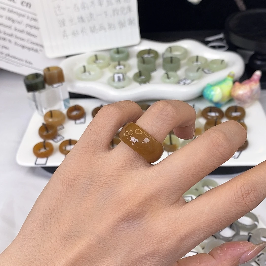 未镶嵌戒指和田玉Q115金桔糖轮胎16.4不退换