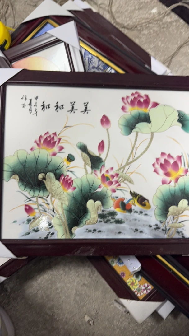 景德镇陶荷花瓷板画