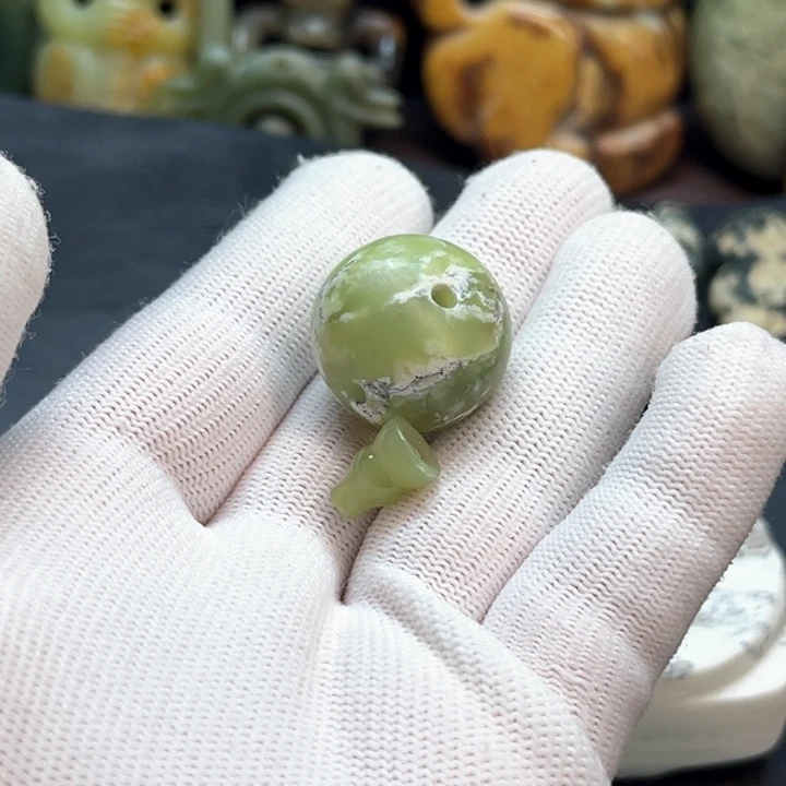 未镶嵌岫岩老玉（透闪石质玉）车挂海*