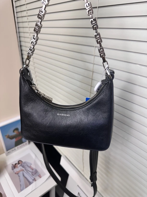95新 Givenchy/纪梵希 Moon Cut Out系列腋下包时尚单肩设计简约