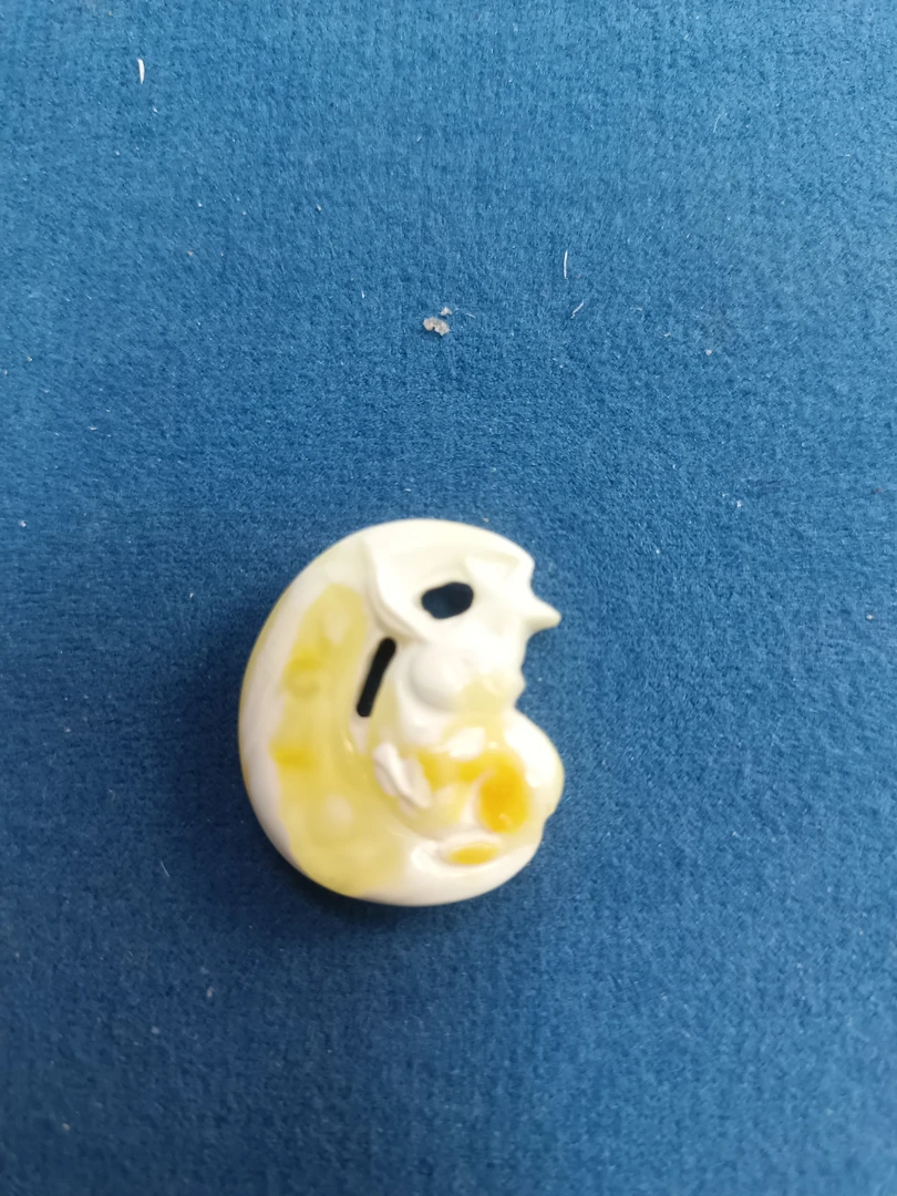 琥珀珠宝奇石蜜蜡吊坠多样性发其一