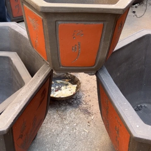 花盆紫砂口径45，高33小六方一个