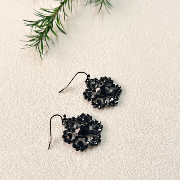 铜合金合成锆石耳饰 小众黑色耳环bp2048