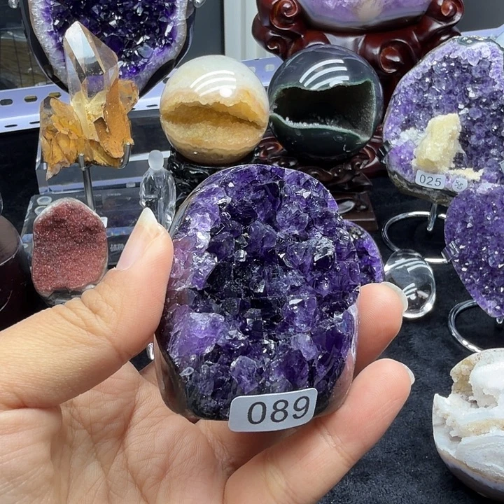 珠宝半成品未镶嵌紫晶