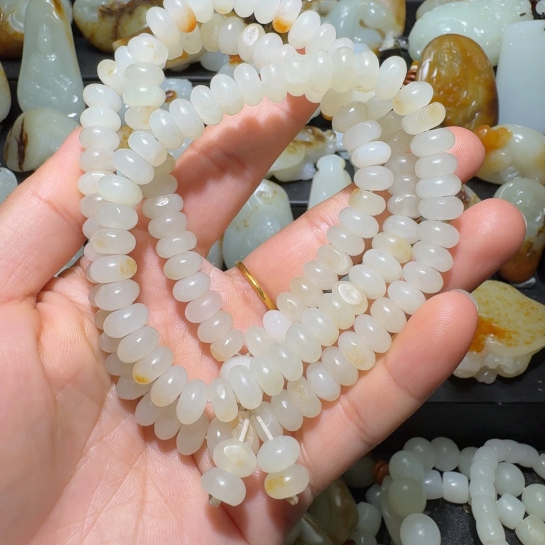 赵***某和田玉未镶嵌项链