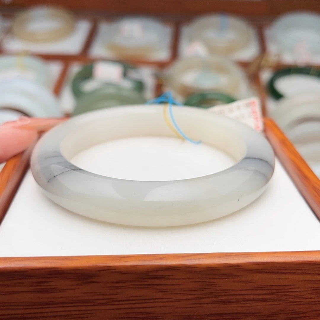 和田玉未镶嵌手镯57.7