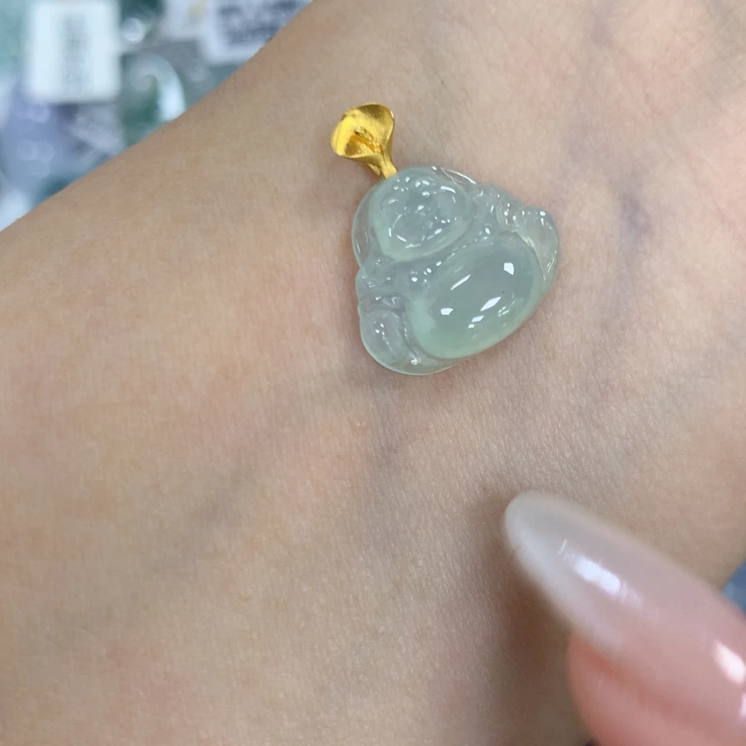 颈饰18K金镶嵌翡翠