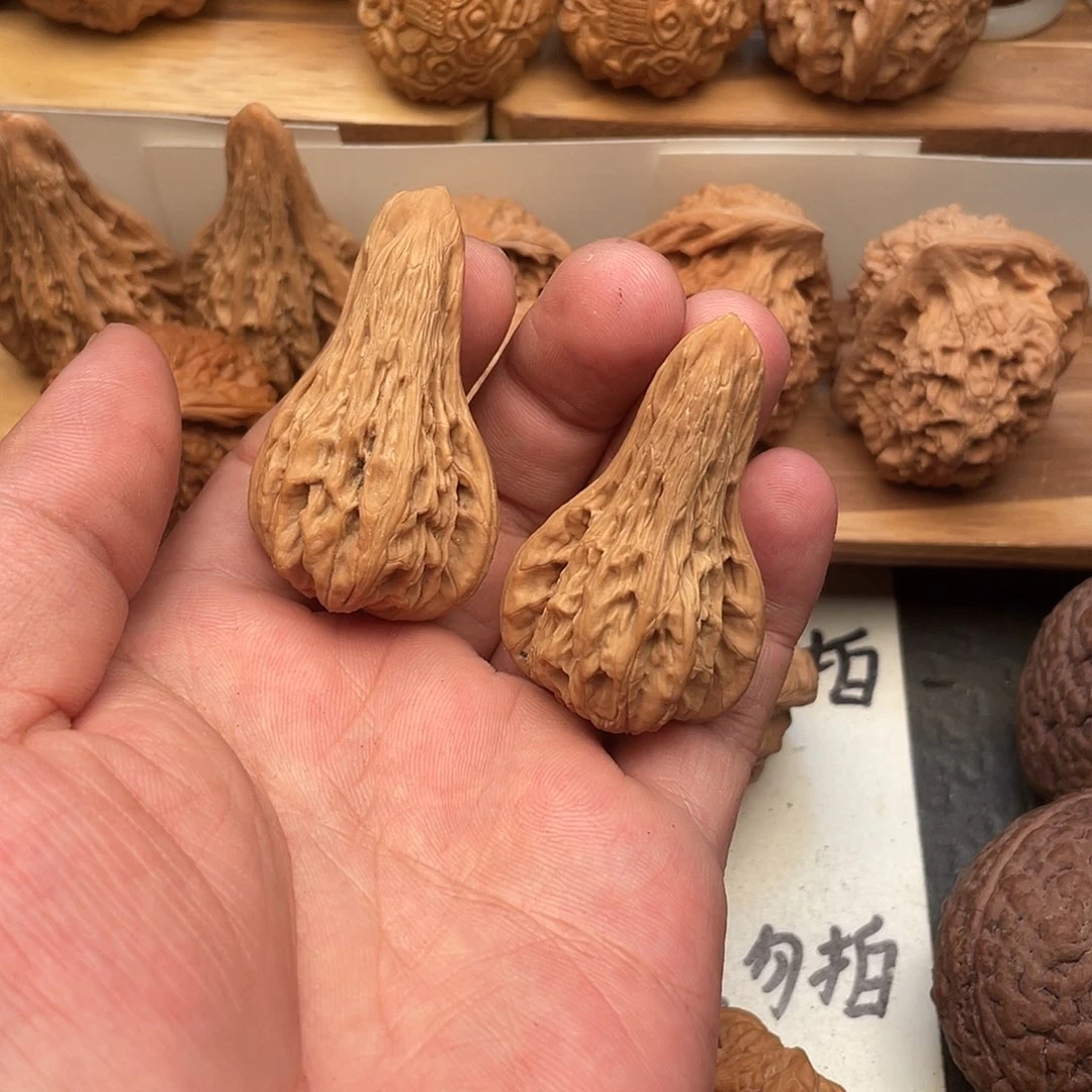 鸿***运吊坠文玩核桃鸭嘴