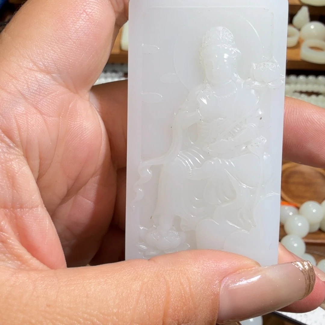 戈***石和田玉未镶嵌颈饰