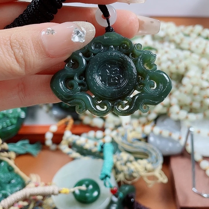 和田玉未镶嵌挂件