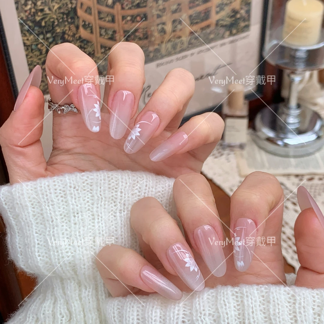 VeryMeet穿戴甲手绘太阳花基础简约百搭大气甜美中椭美甲贴115