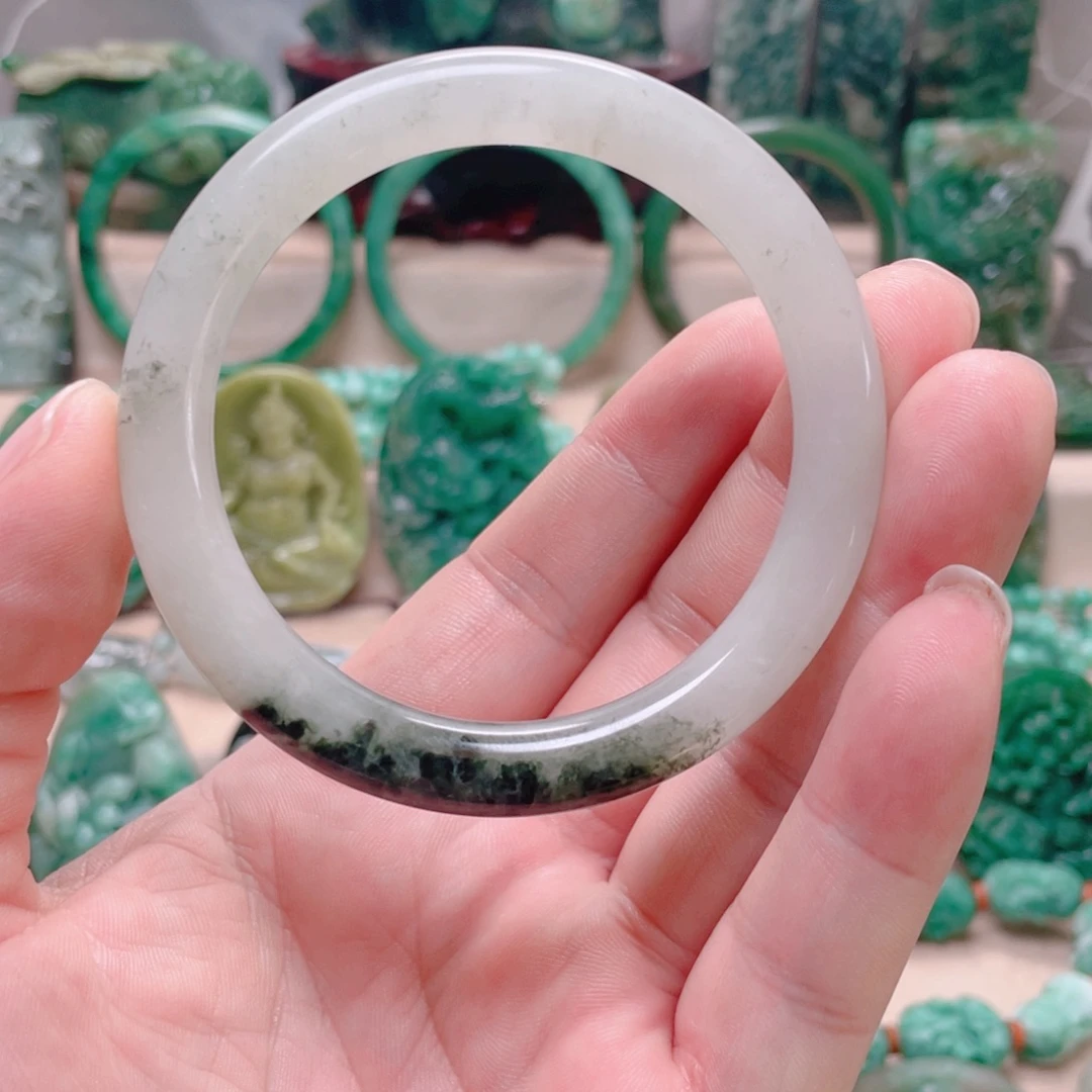 独山玉未镶嵌手镯