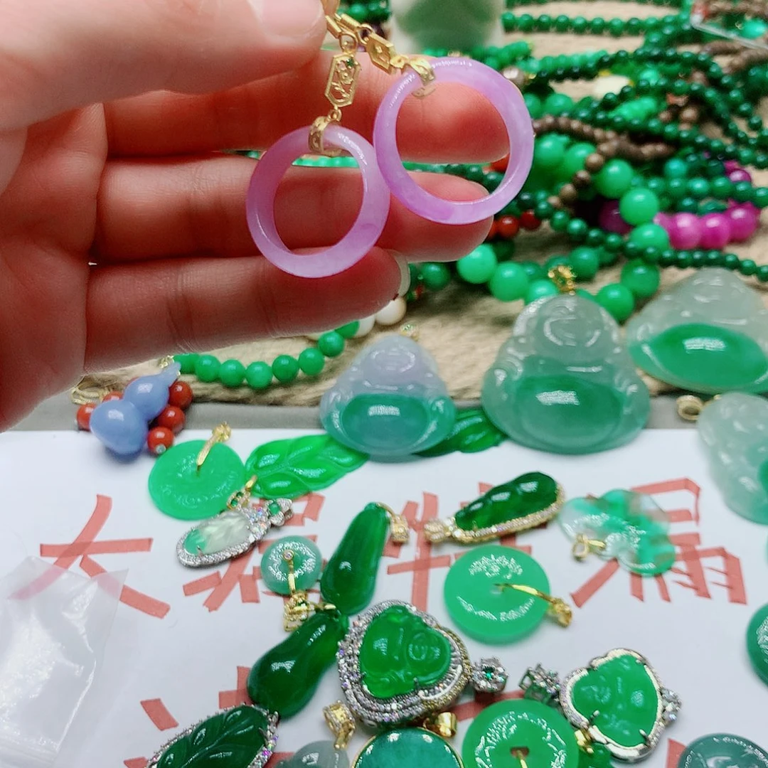 翡翠未镶嵌颈饰一图一物 实物为准