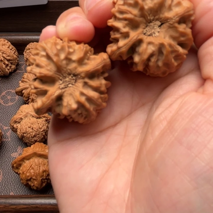 吃***足文玩核桃吊坠龙门涧36