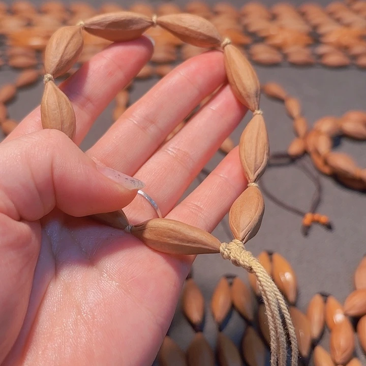 国***1.1小柳叶手串9粒