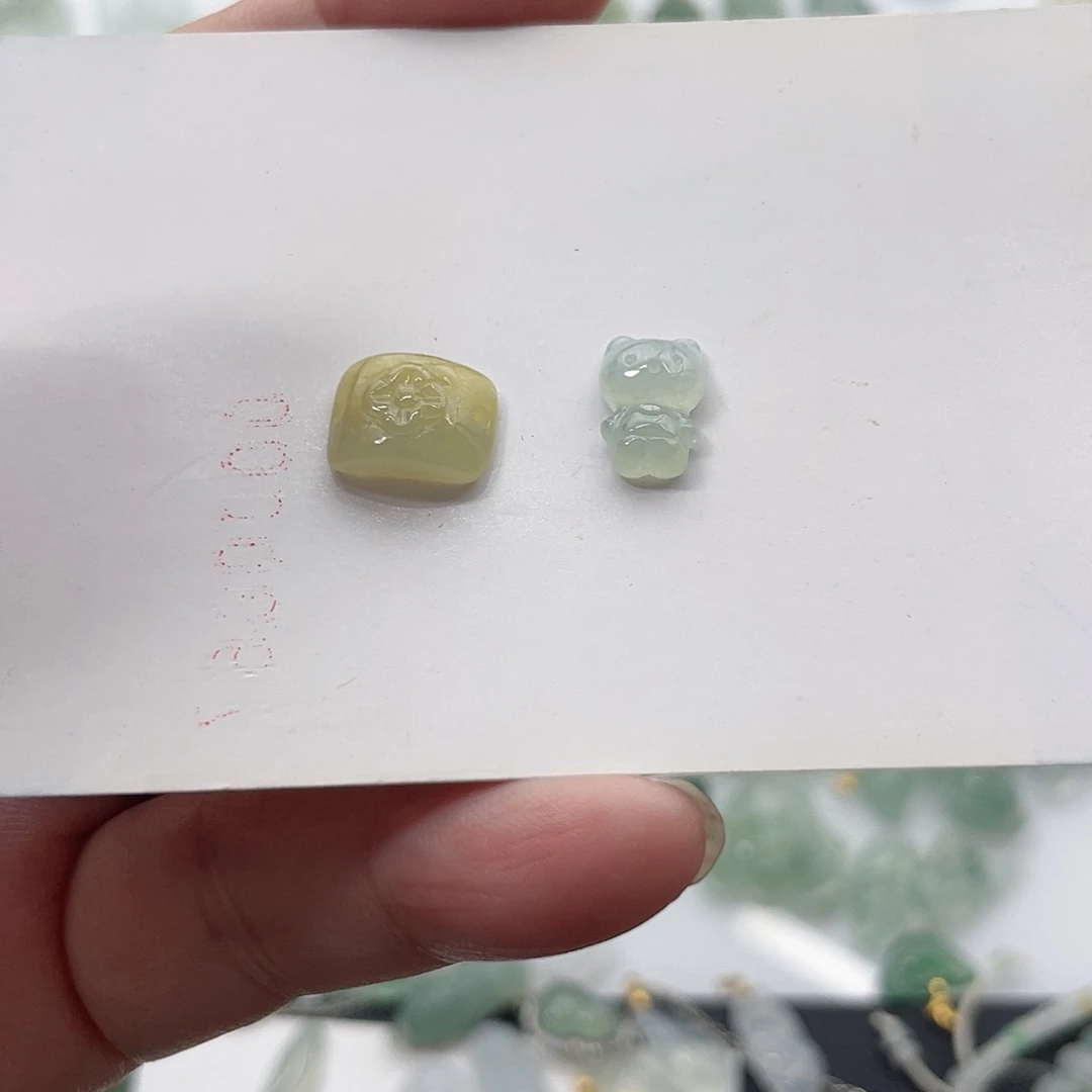 明***日翡翠未镶嵌颈饰小提溜