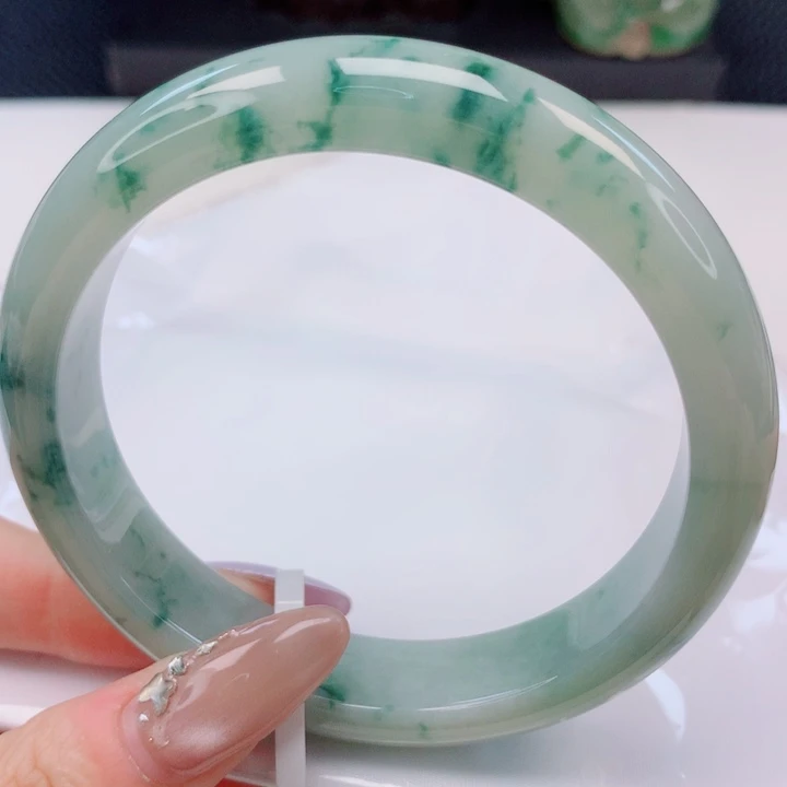 翡翠未镶嵌手镯61圈