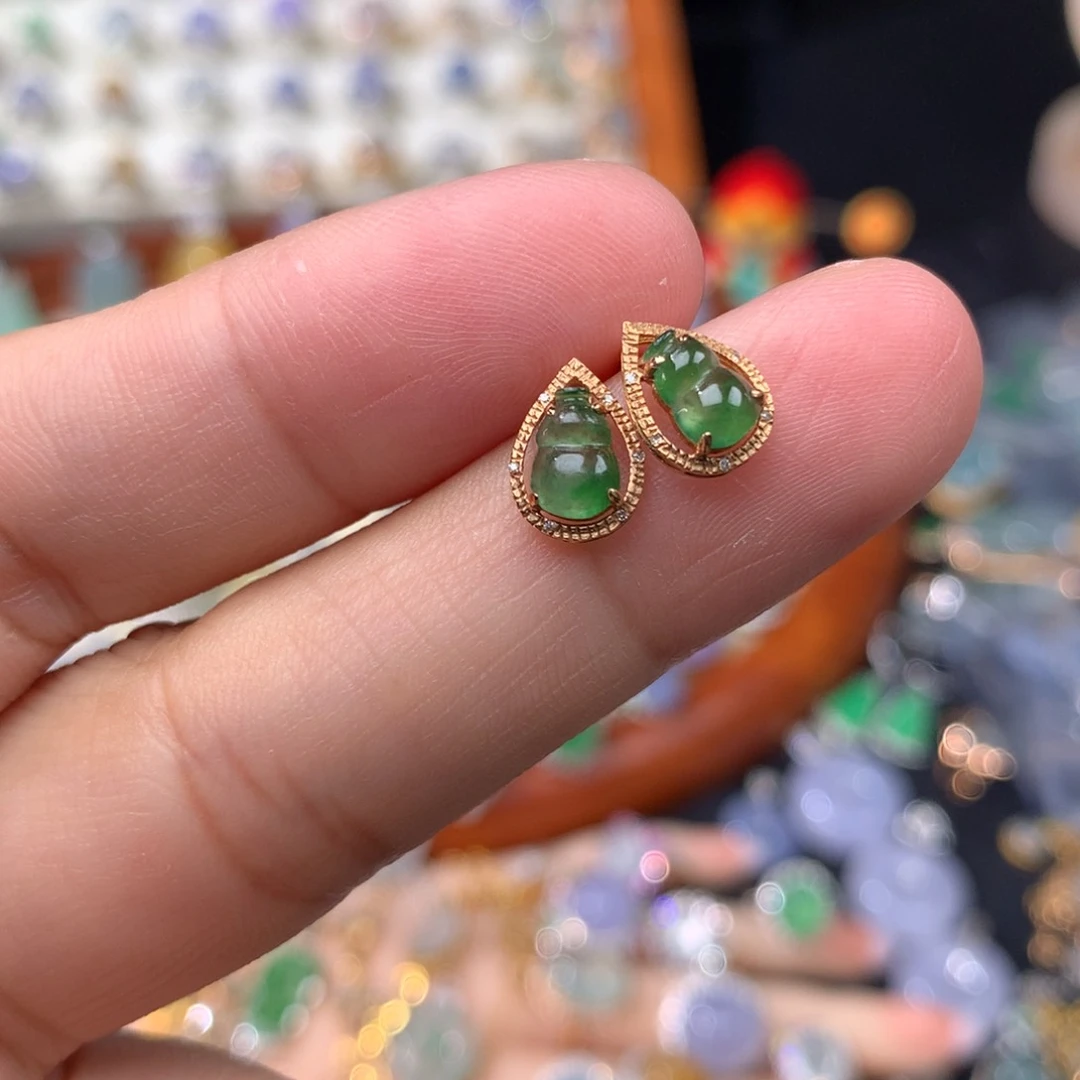 翡翠18K金镶嵌耳饰葫芦耳钉