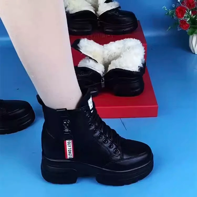 雪地靴女2024年冬季新款一体加绒棉鞋百搭厚底防滑马丁靴子