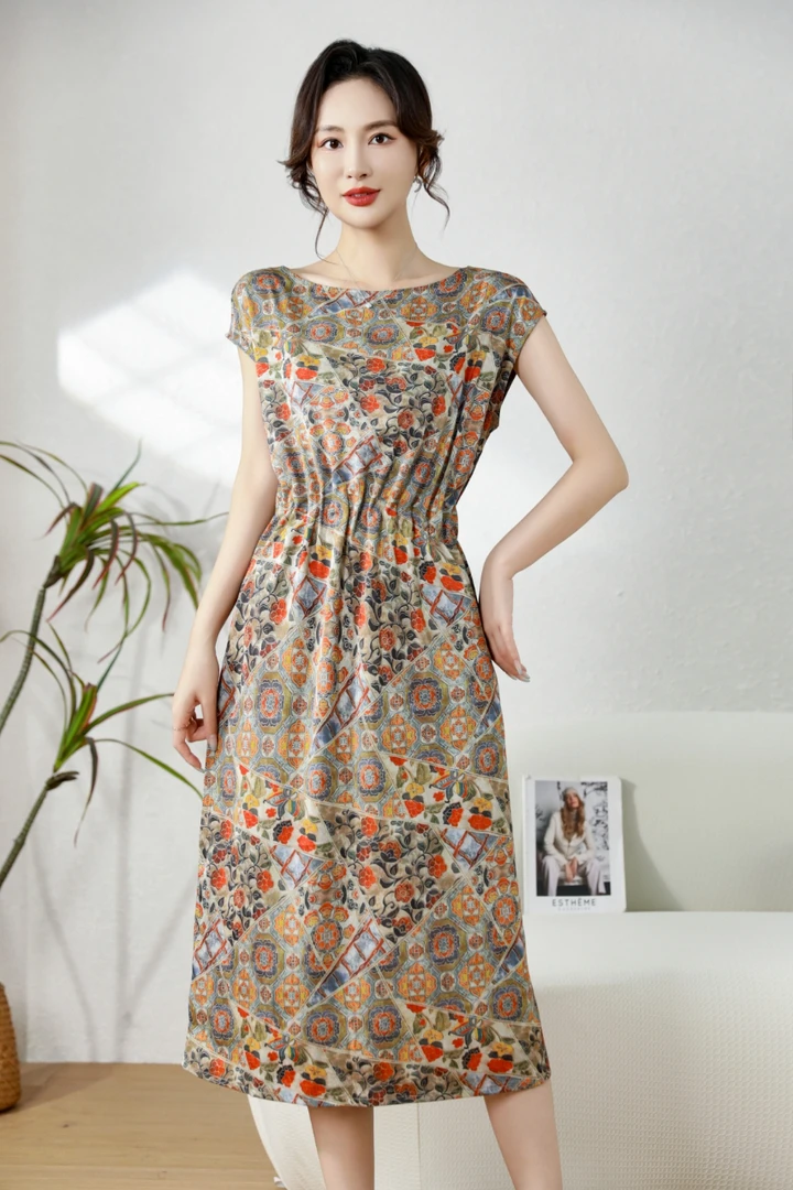 【虎玉妹海宁濮院】100真丝连衣裙百褶圆领气质修身连衣裙