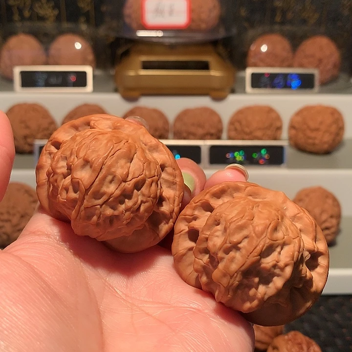 漠***狼文玩核桃把件图图
