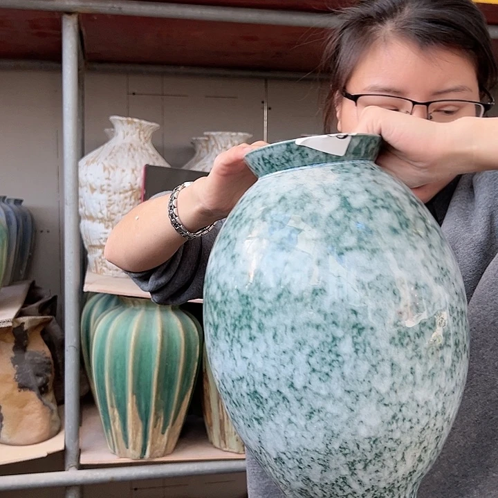 景德镇陶瓷花瓶工厂