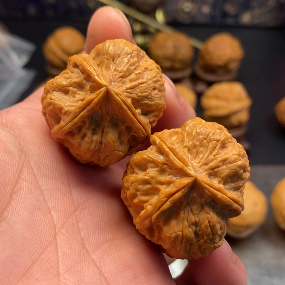 把件文玩核桃梅花三愣