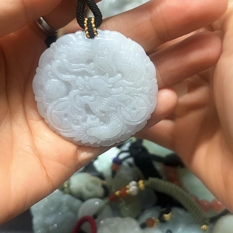 翡翠未镶嵌颈饰挂件