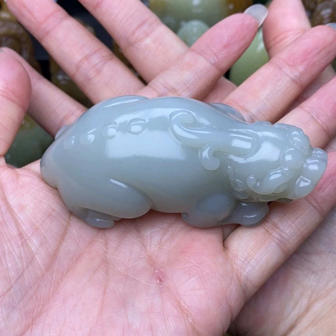 和田玉未镶嵌把件